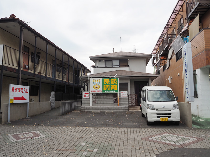 医院となりの駐車場